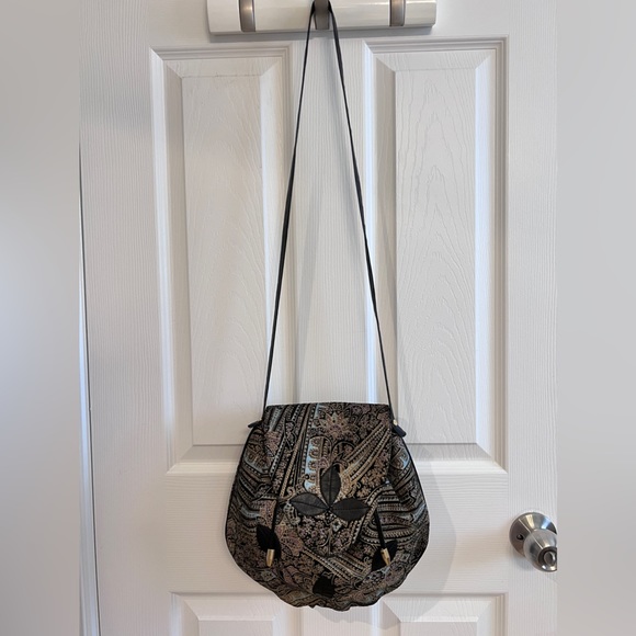 Leather crossbody bag - Picture 2 of 4